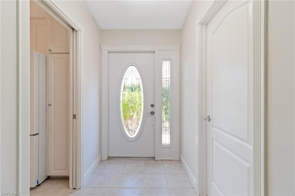 5065 Ventura Ct, Naples, FL 34109-38