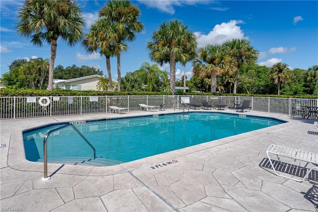 216 Rookery Rd, Naples, FL 34114-36