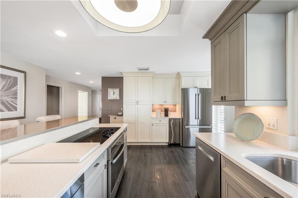 9790 Gulf Shore Dr 204, Naples, FL 34108-14