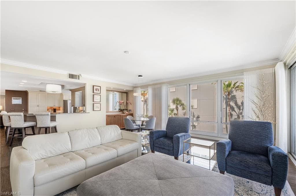 9790 Gulf Shore Dr 204, Naples, FL 34108-19