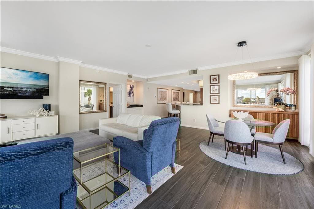 9790 Gulf Shore Dr 204, Naples, FL 34108-20