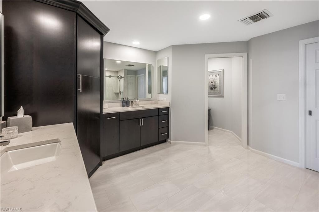 9790 Gulf Shore Dr 204, Naples, FL 34108-27