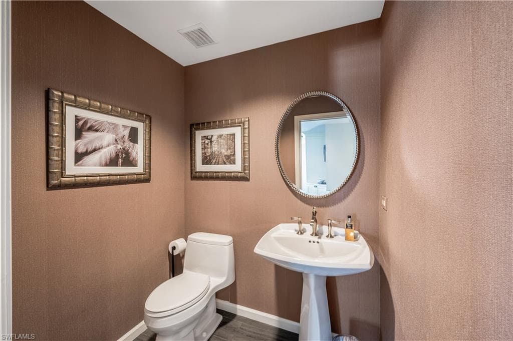 9790 Gulf Shore Dr 204, Naples, FL 34108-31