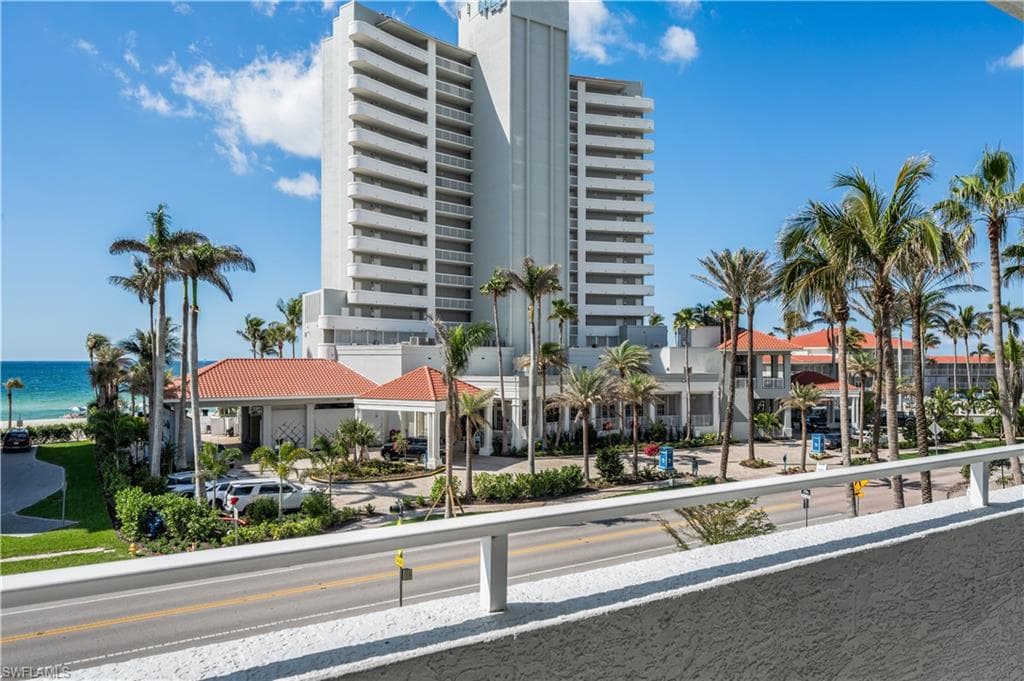 9790 Gulf Shore Dr 204, Naples, FL 34108-34