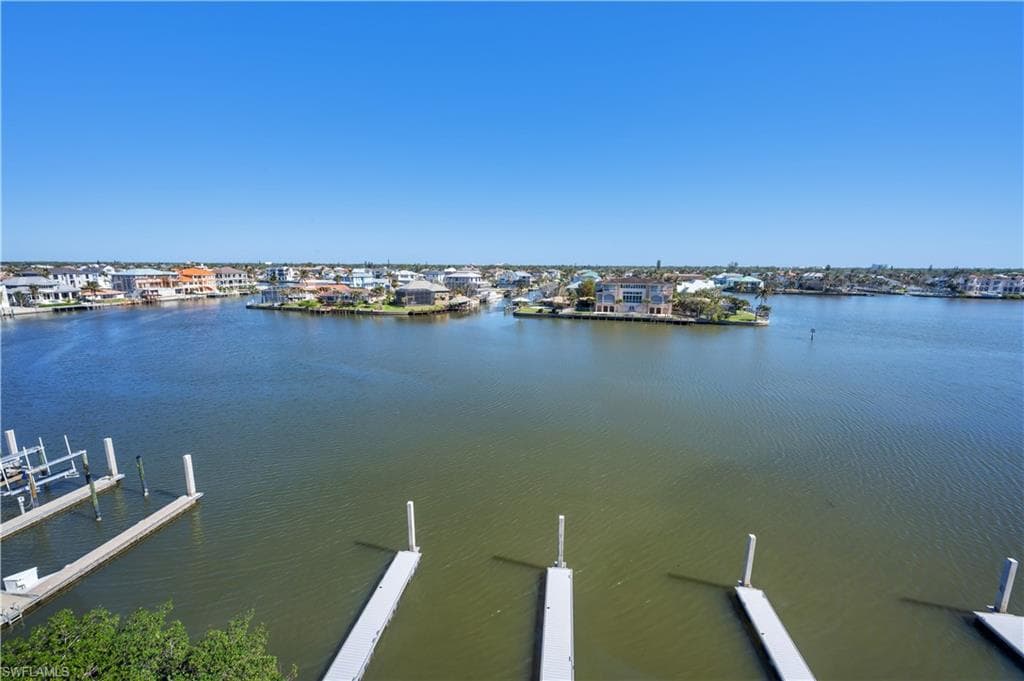 9790 Gulf Shore Dr 204, Naples, FL 34108-35