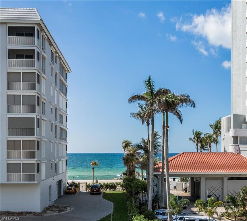 9790 Gulf Shore Dr 204, Naples, FL 34108-38