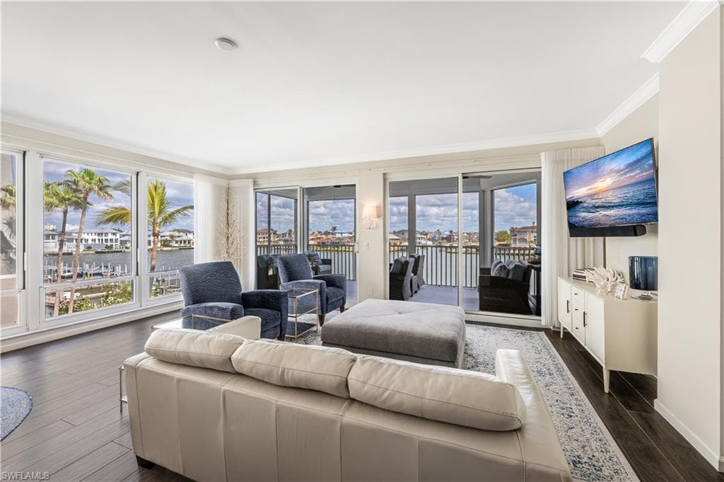9790 Gulf Shore Dr 204, Naples, FL 34108-7