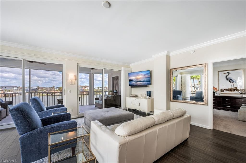 9790 Gulf Shore Dr 204, Naples, FL 34108-8