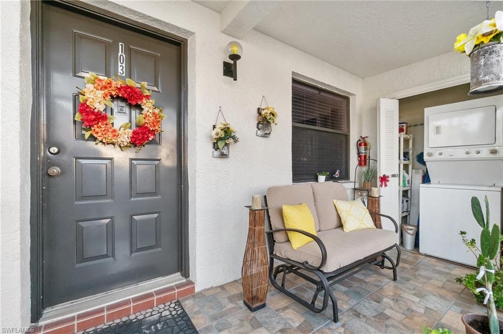 4363 27th Ct SW 2-103, Naples, FL 34116-29