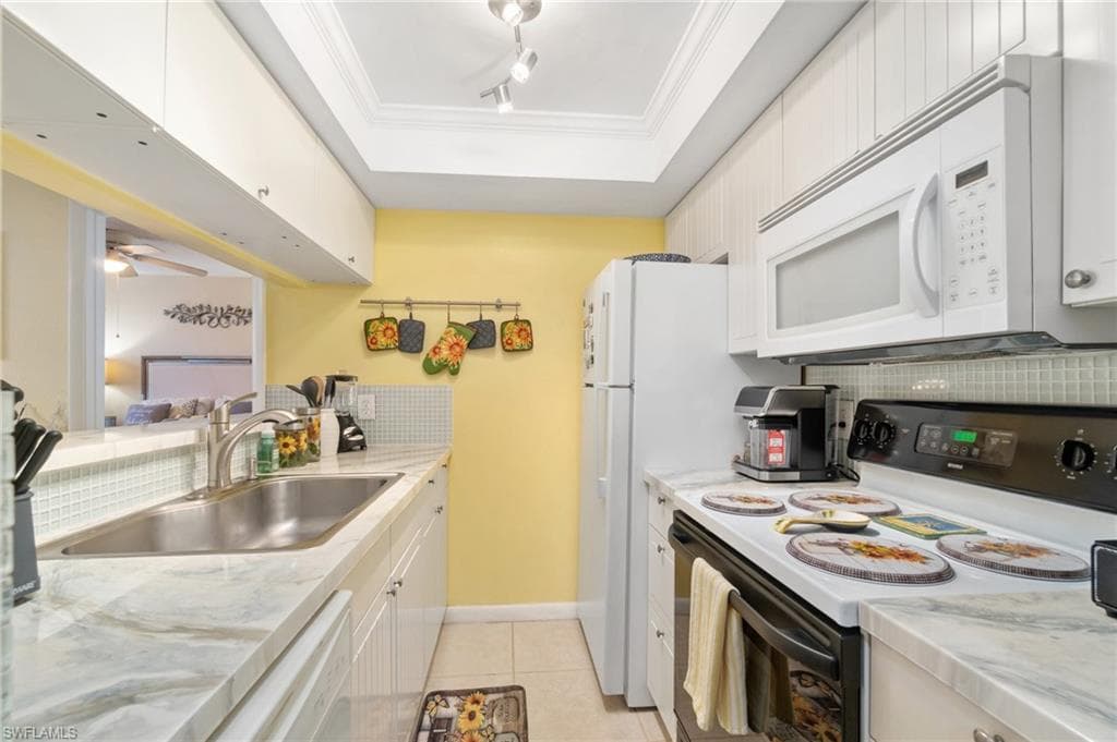 4363 27th Ct SW 2-103, Naples, FL 34116-6