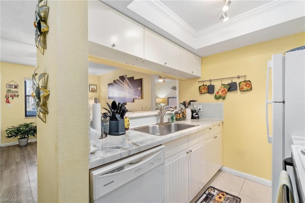 4363 27th Ct SW 2-103, Naples, FL 34116-7