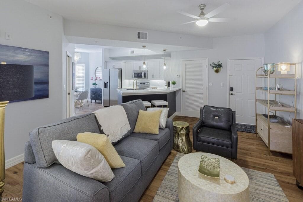 451 Bayfront Pl 5201, Naples, FL 34102-12