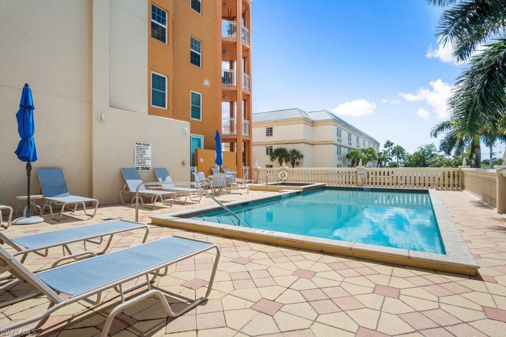 451 Bayfront Pl 5201, Naples, FL 34102-22