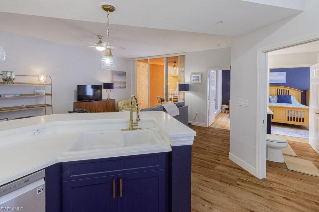 451 Bayfront Pl 5201, Naples, FL 34102-5