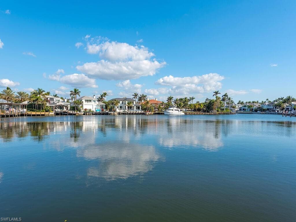 1825 Gordon Dr E, Naples, FL 34102-8