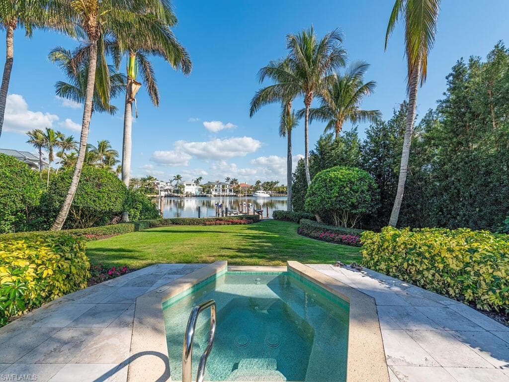 1825 Gordon Dr E, Naples, FL 34102-12