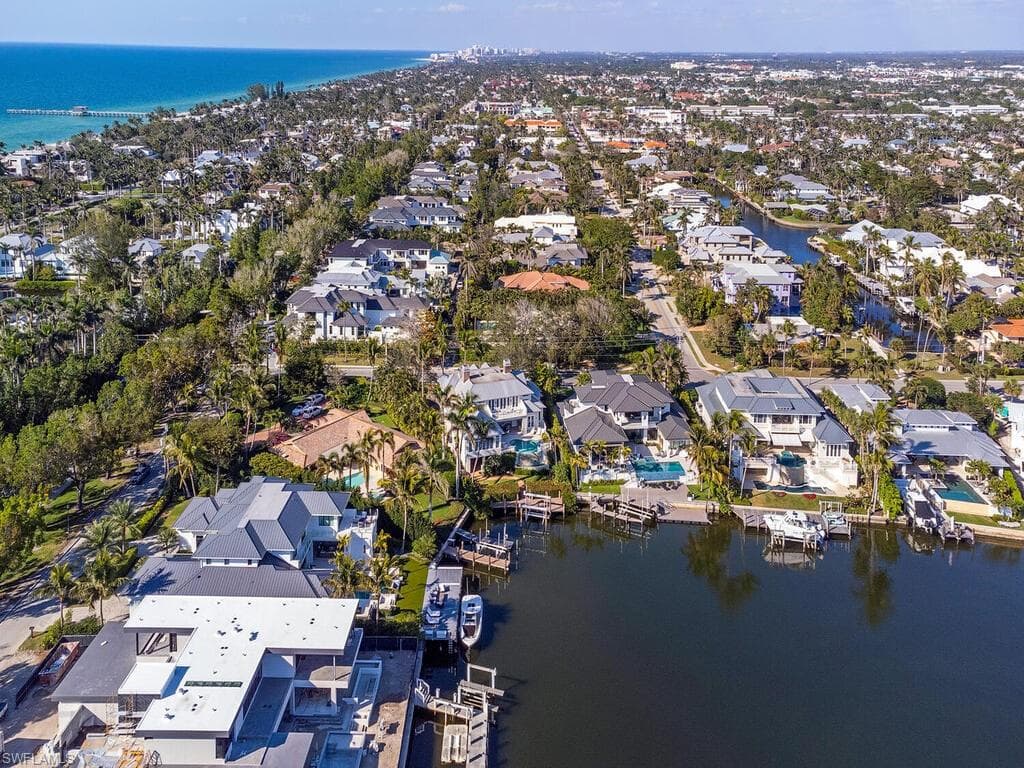 1825 Gordon Dr E, Naples, FL 34102-7