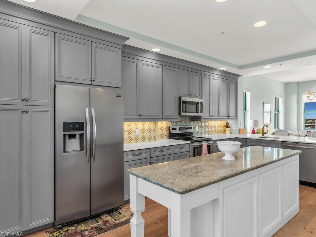 930 Cape Marco Dr 806, Marco Island, FL 34145-8