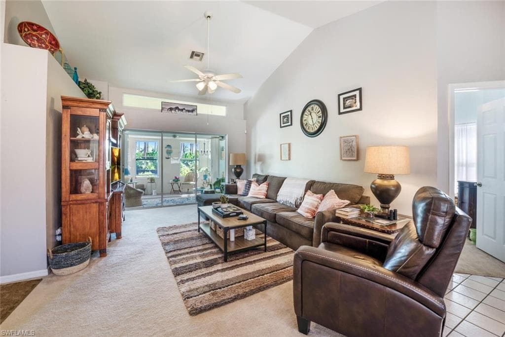 925 Charlemagne Blvd, Naples, FL 34112-4