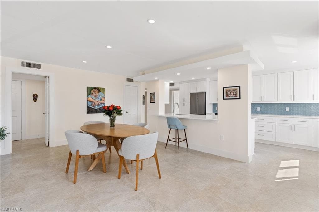 17 Bluebill Ave 101, Naples, FL 34108-11
