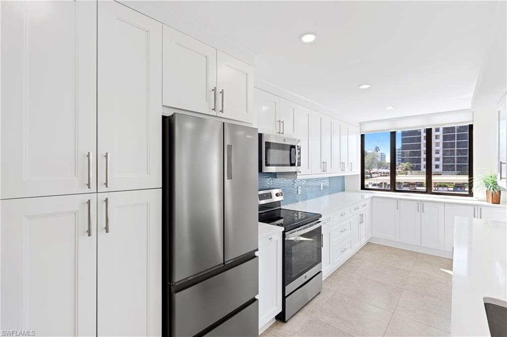 17 Bluebill Ave 101, Naples, FL 34108-14