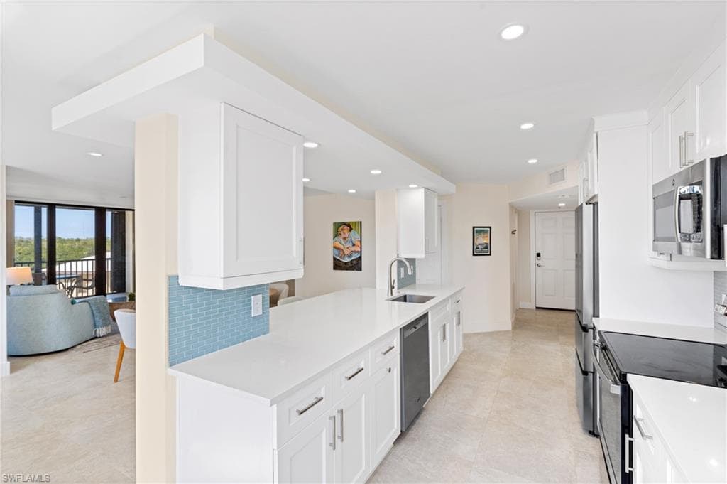 17 Bluebill Ave 101, Naples, FL 34108-17