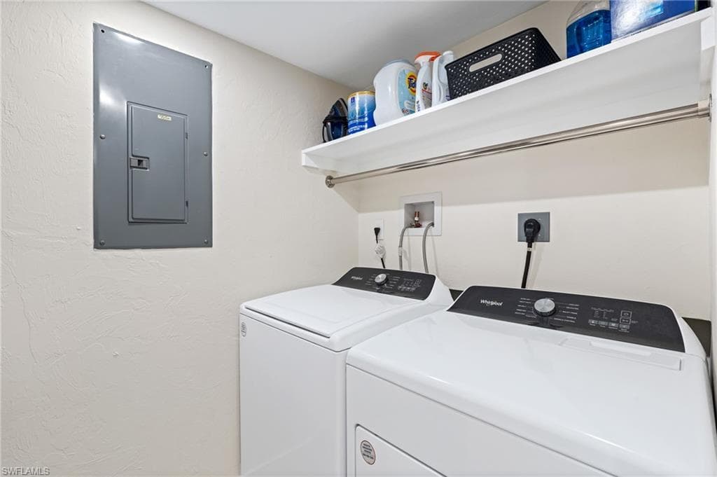 17 Bluebill Ave 101, Naples, FL 34108-29