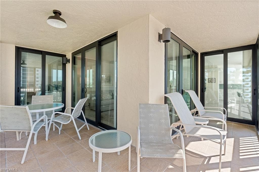 17 Bluebill Ave 101, Naples, FL 34108-31