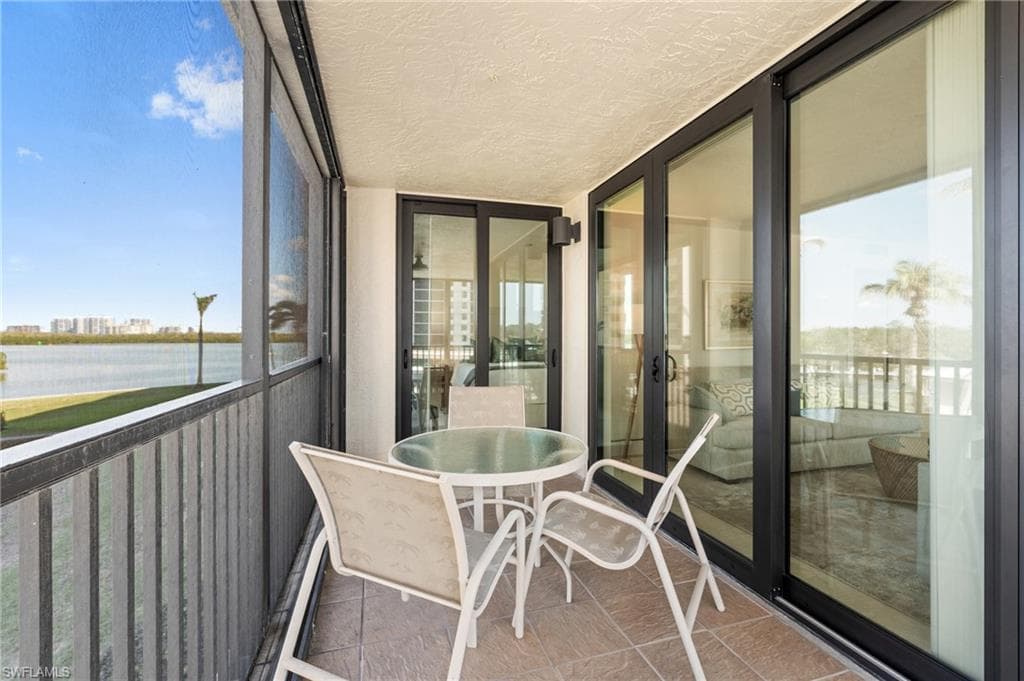 17 Bluebill Ave 101, Naples, FL 34108-32