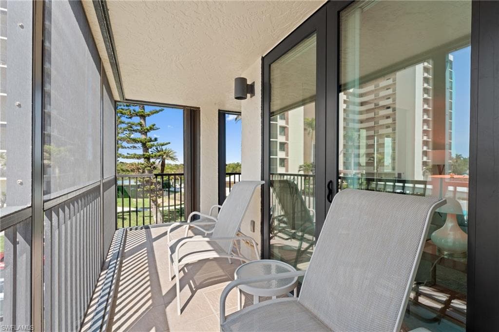 17 Bluebill Ave 101, Naples, FL 34108-36
