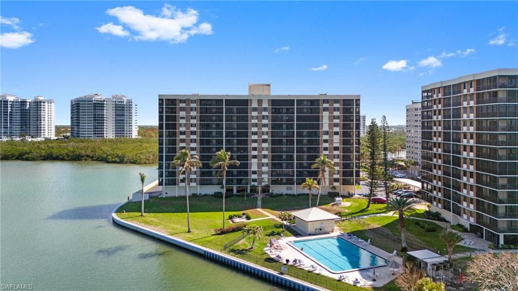 17 Bluebill Ave 101, Naples, FL 34108-43