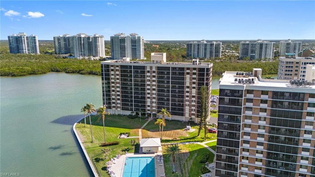 17 Bluebill Ave 101, Naples, FL 34108-44