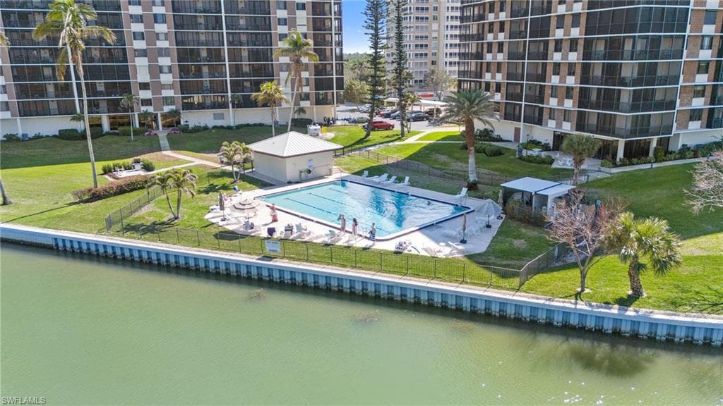 17 Bluebill Ave 101, Naples, FL 34108-47