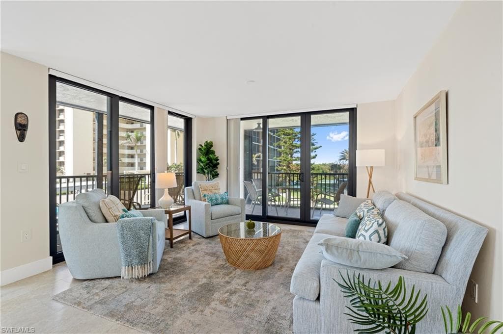 17 Bluebill Ave 101, Naples, FL 34108-4