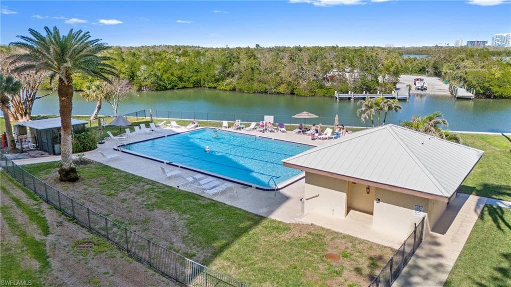 17 Bluebill Ave 101, Naples, FL 34108-49