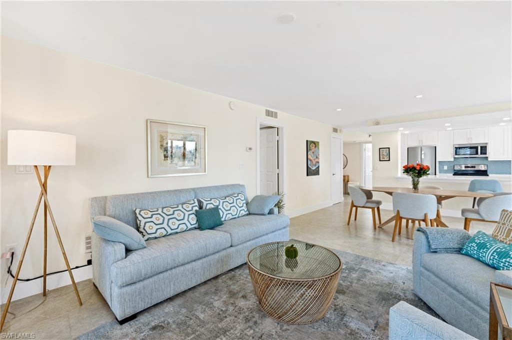 17 Bluebill Ave 101, Naples, FL 34108-6