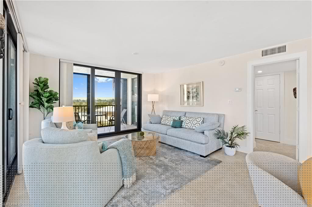 17 Bluebill Ave 101, Naples, FL 34108-7