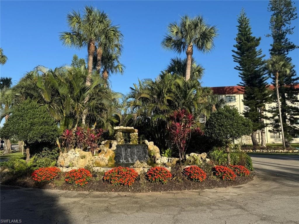 4345 27th Ct SW 204, Naples, FL 34116-3