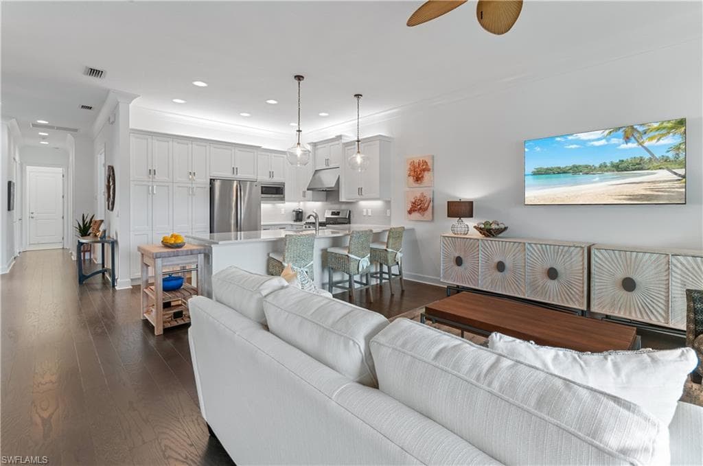 28528 Lobos Cir, Bonita Springs, FL 34135-8