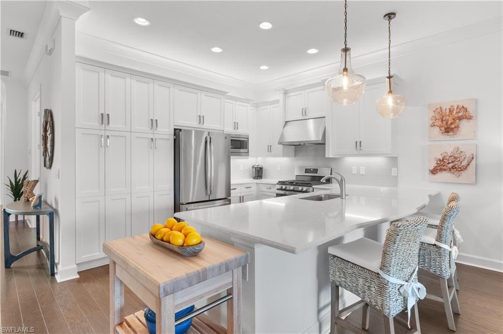 28528 Lobos Cir, Bonita Springs, FL 34135-11