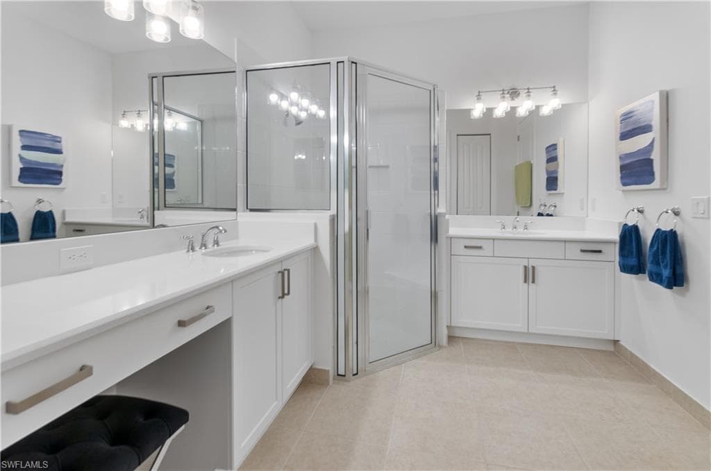 28528 Lobos Cir, Bonita Springs, FL 34135-17