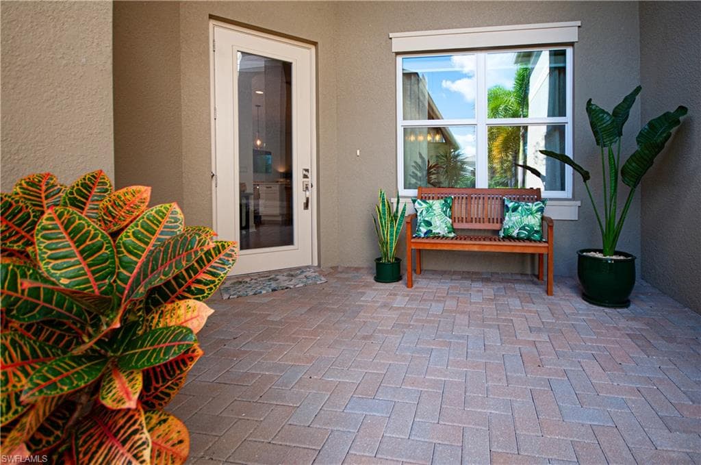 28528 Lobos Cir, Bonita Springs, FL 34135-3