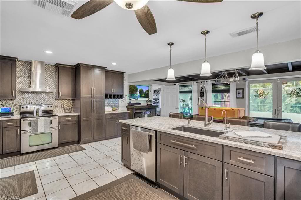 2601 Cortez Blvd, Fort Myers, FL 33901-9