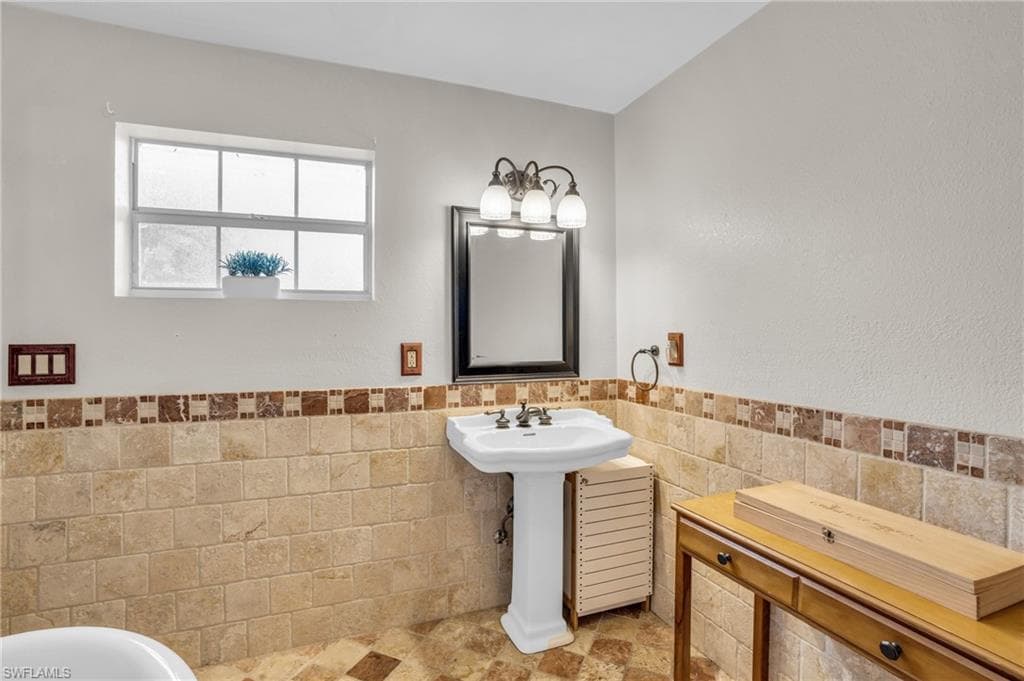 2601 Cortez Blvd, Fort Myers, FL 33901-22