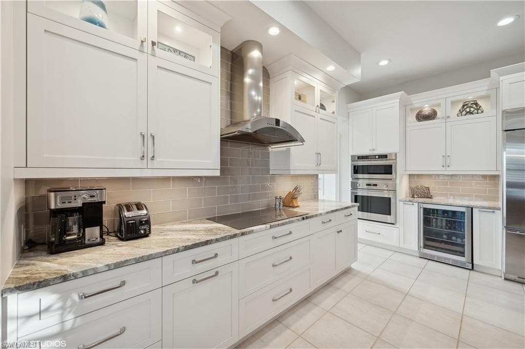 446 Bayside Ave, Naples, FL 34108-8