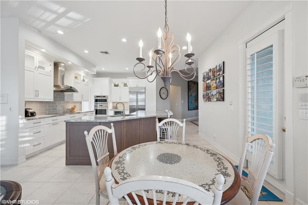446 Bayside Ave, Naples, FL 34108-15