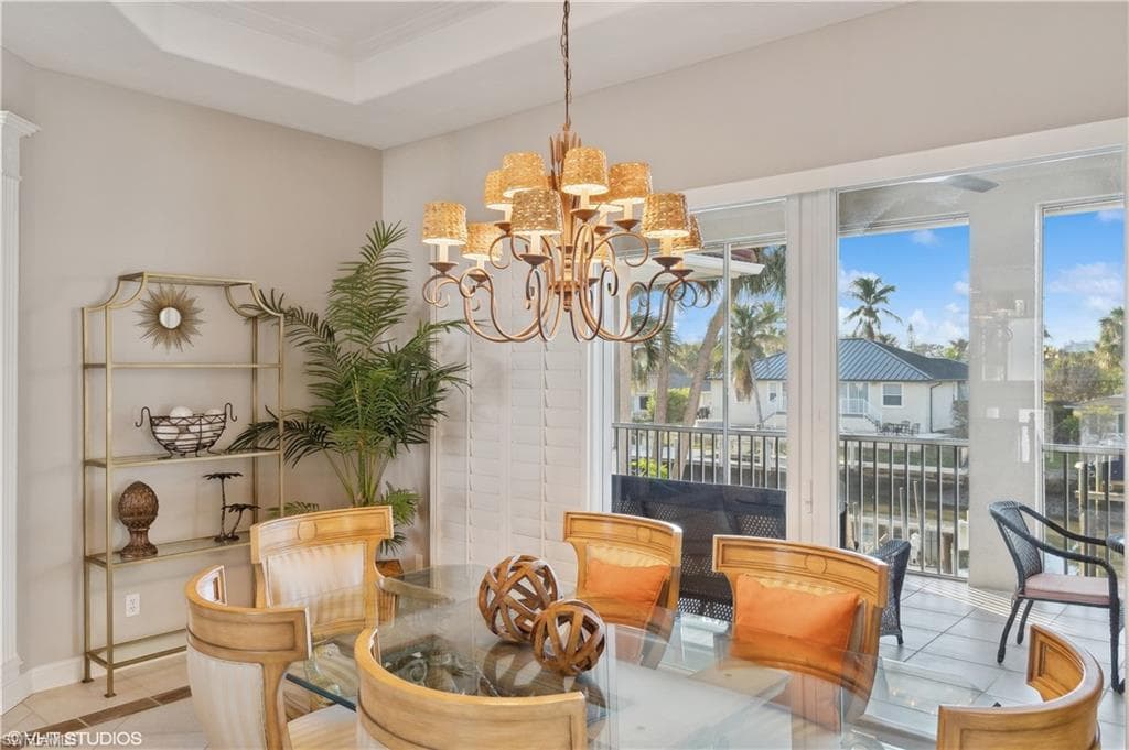 446 Bayside Ave, Naples, FL 34108-17