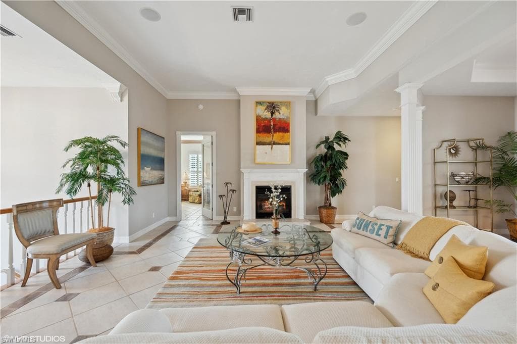 446 Bayside Ave, Naples, FL 34108-23