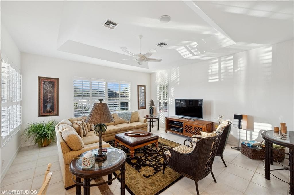 446 Bayside Ave, Naples, FL 34108-26