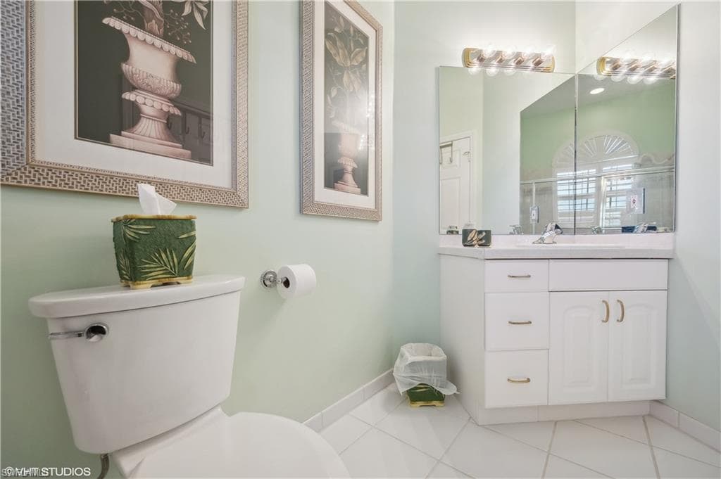 446 Bayside Ave, Naples, FL 34108-39